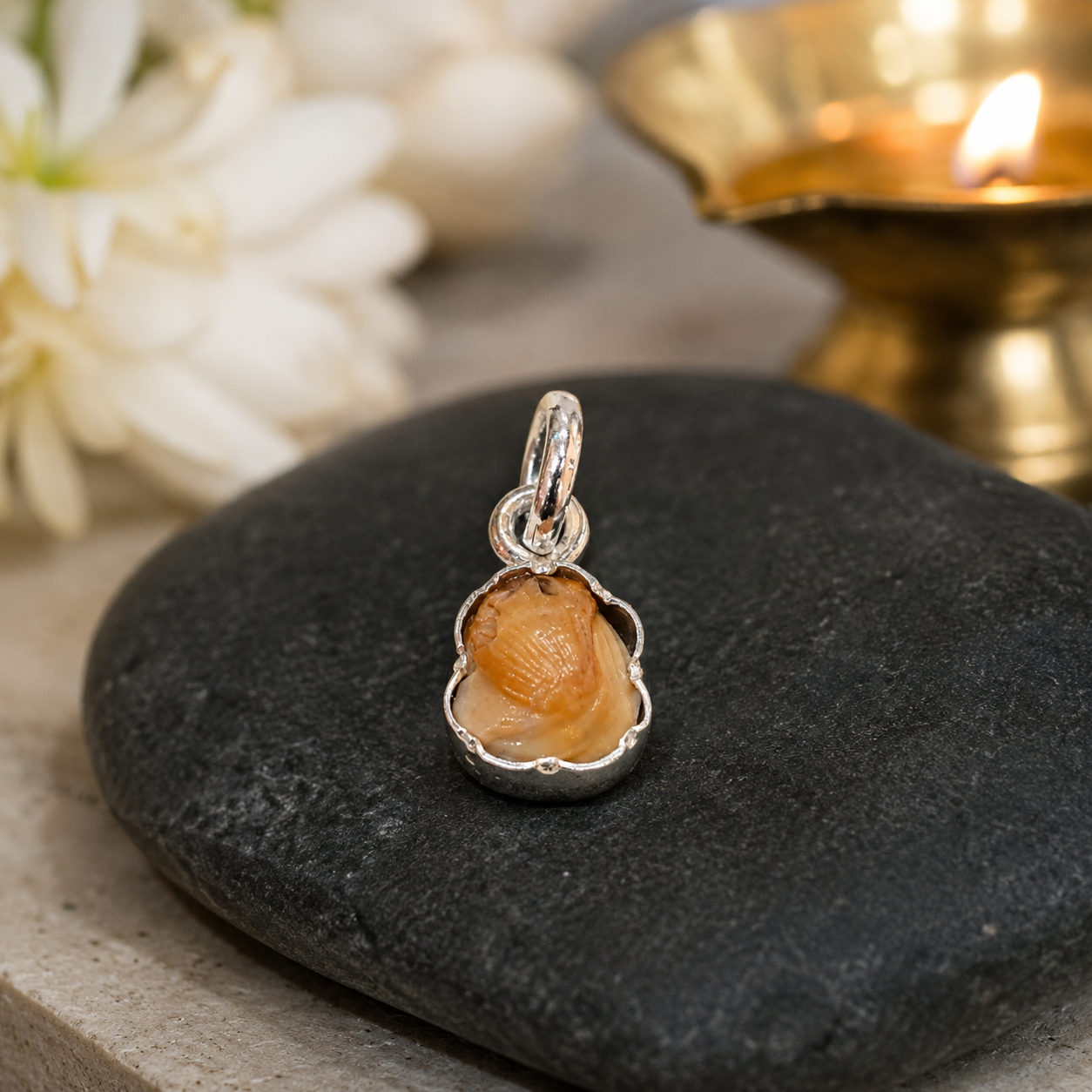 Machh Mani (Fish Eye Gemstone) thumbnail 3